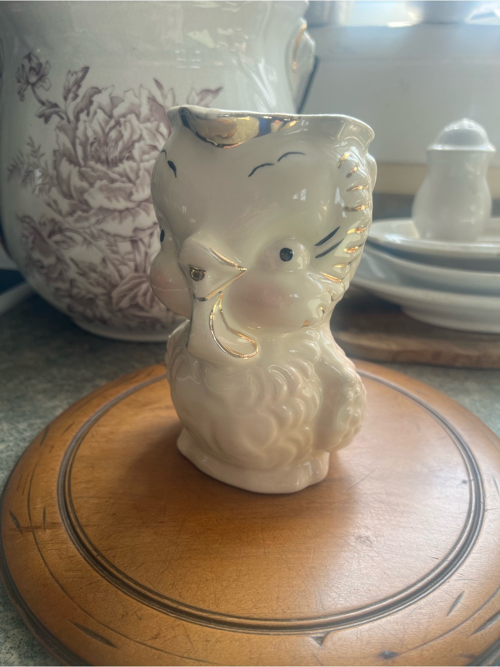 VTG Shawnee Pottery
Chickadee 1940's Creamer Pitcher Pink/Beige Excellent
Cond